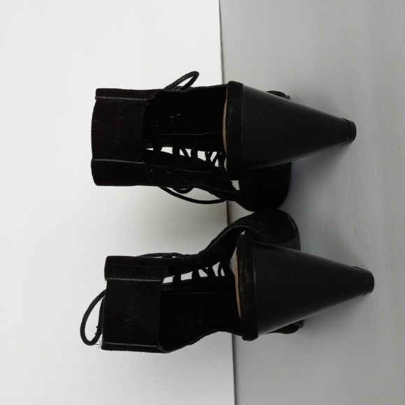 Torrid Black Cutout Faux Suede Cone Bootie Cone Heel Lace-up Wide Width Sz9 - Picture 8 of 16